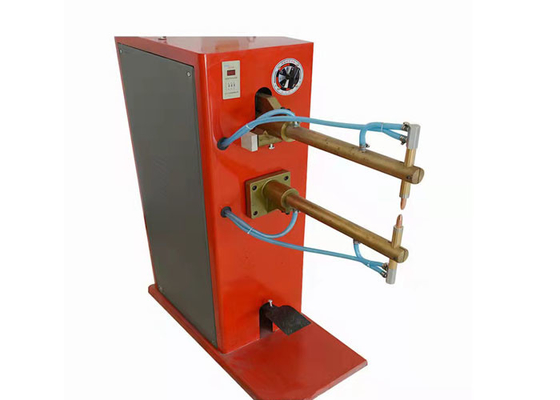 Verticale pneumatique de châssis de fer de machine de soudage bout à bout de pédale